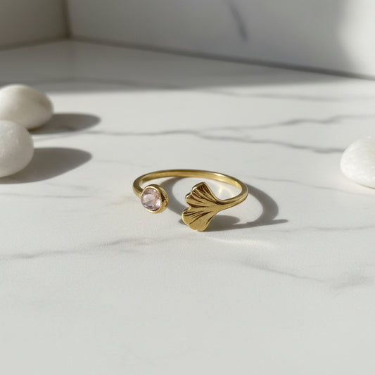 Anillo Acero Abierto Ginkgo y Cuarzo Rosa Dorado